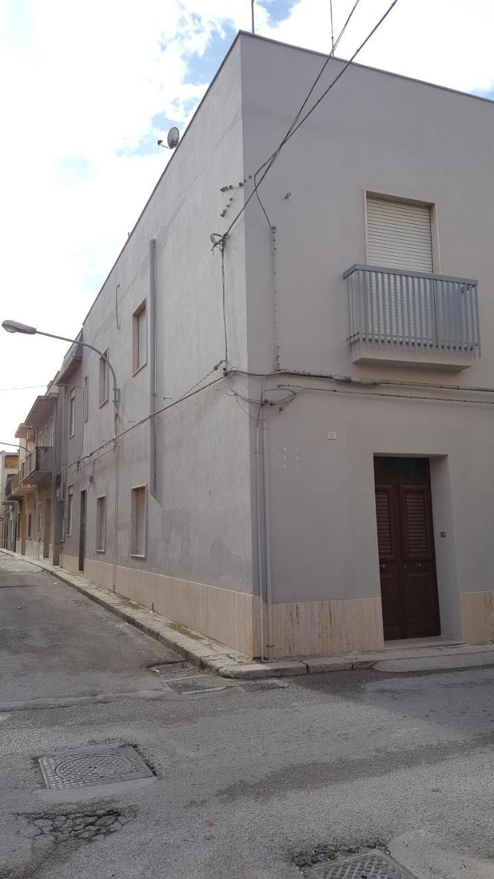 Casa Turismo "Madonna Del Paradiso" 马扎拉德尔瓦洛 外观 照片