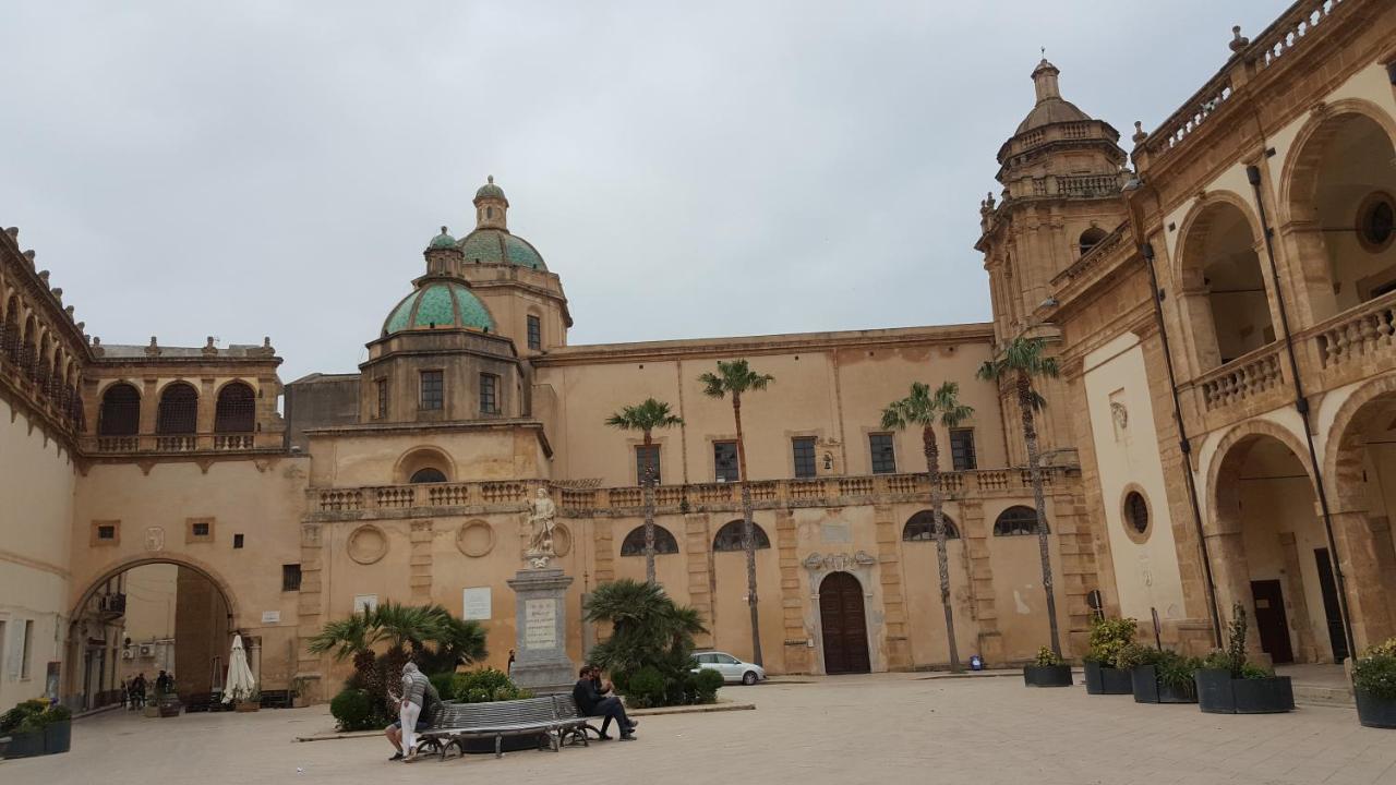 Casa Turismo "Madonna Del Paradiso" 马扎拉德尔瓦洛 外观 照片